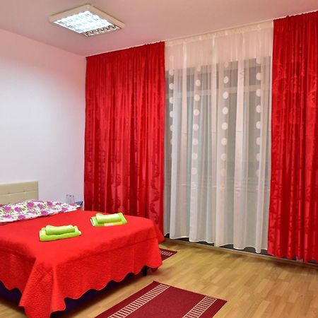 Pensiunea La Safari Targu Neamt Exterior foto