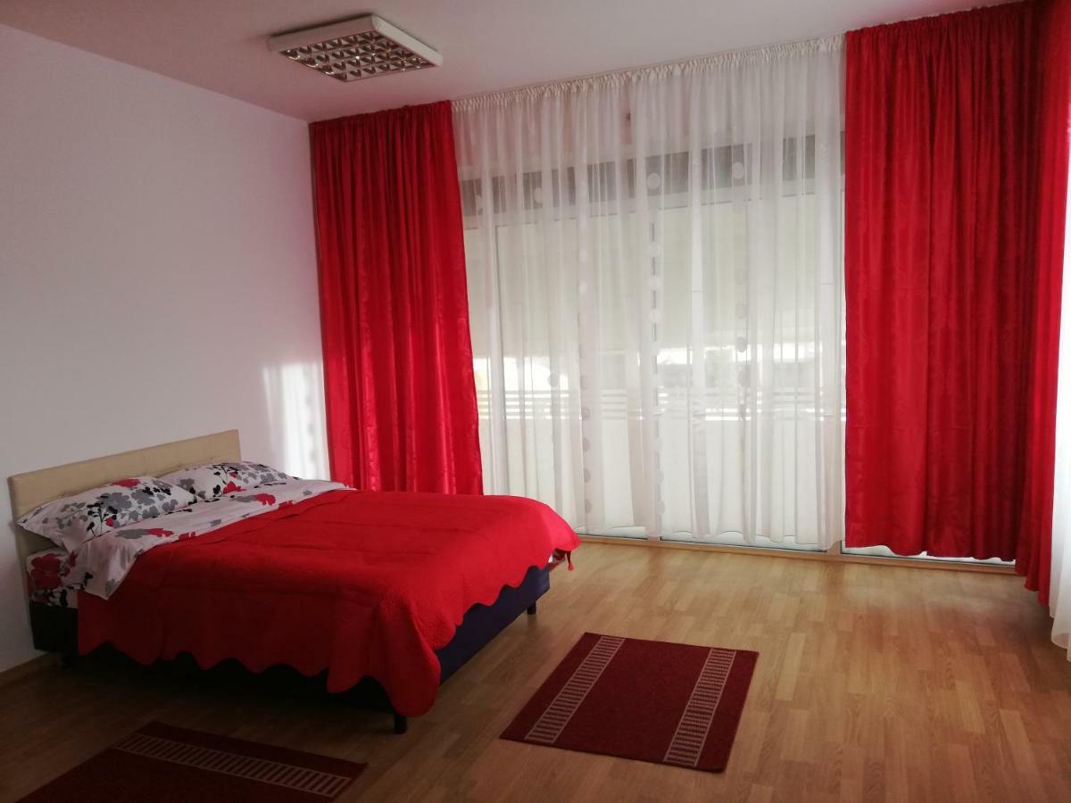 Pensiunea La Safari Targu Neamt Exterior foto