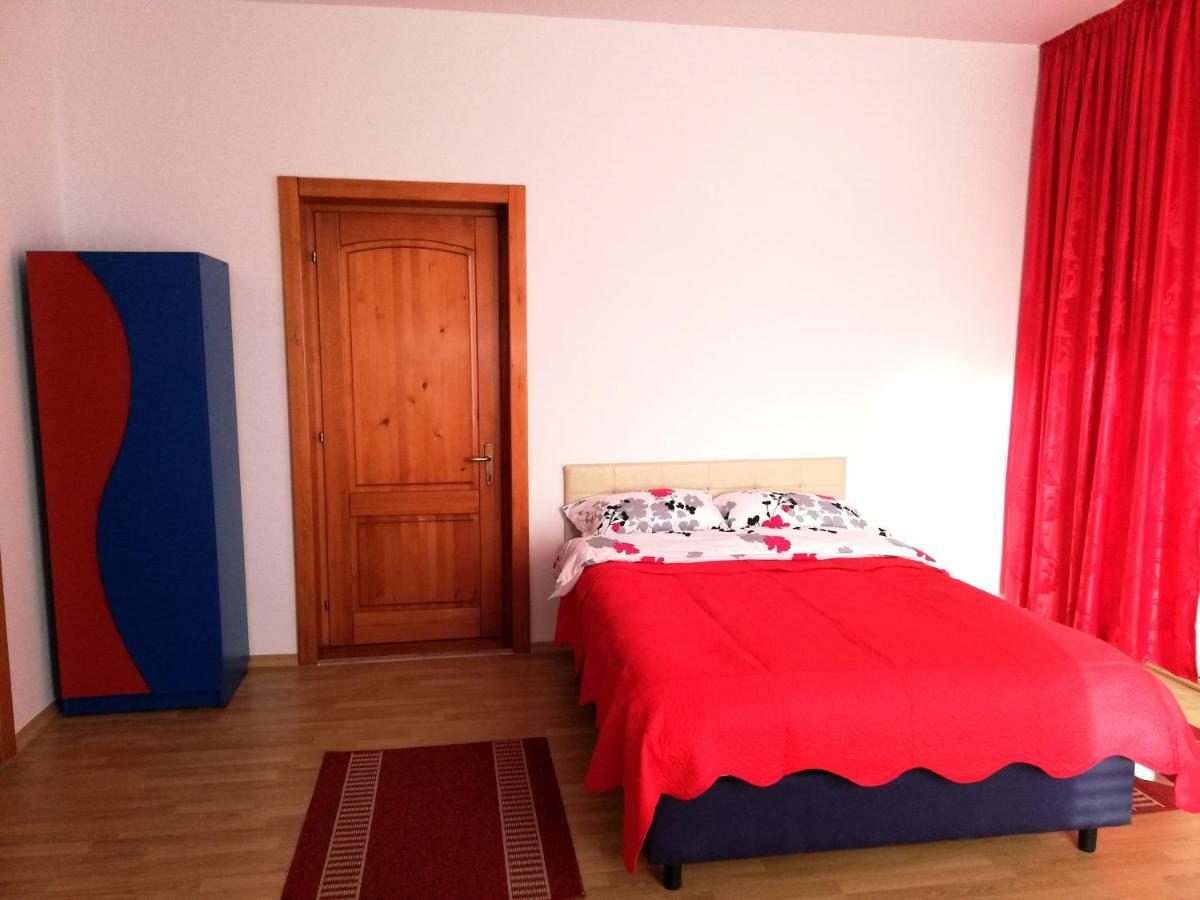 Pensiunea La Safari Targu Neamt Exterior foto
