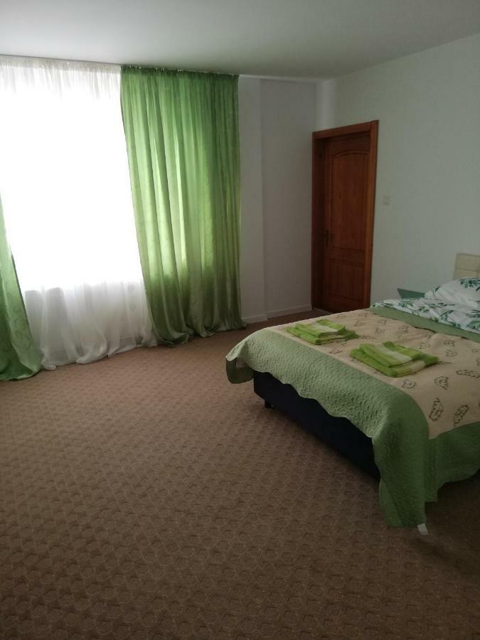 Pensiunea La Safari Targu Neamt Exterior foto