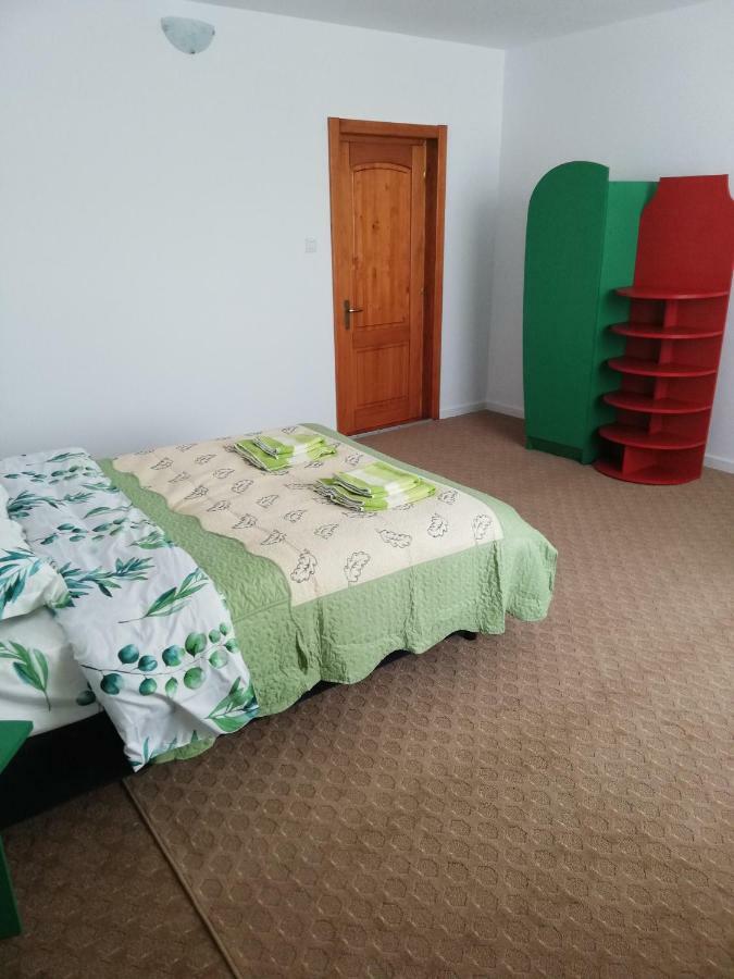 Pensiunea La Safari Targu Neamt Exterior foto