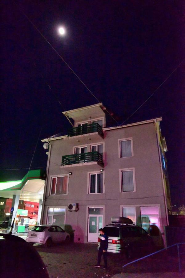 Pensiunea La Safari Targu Neamt Exterior foto