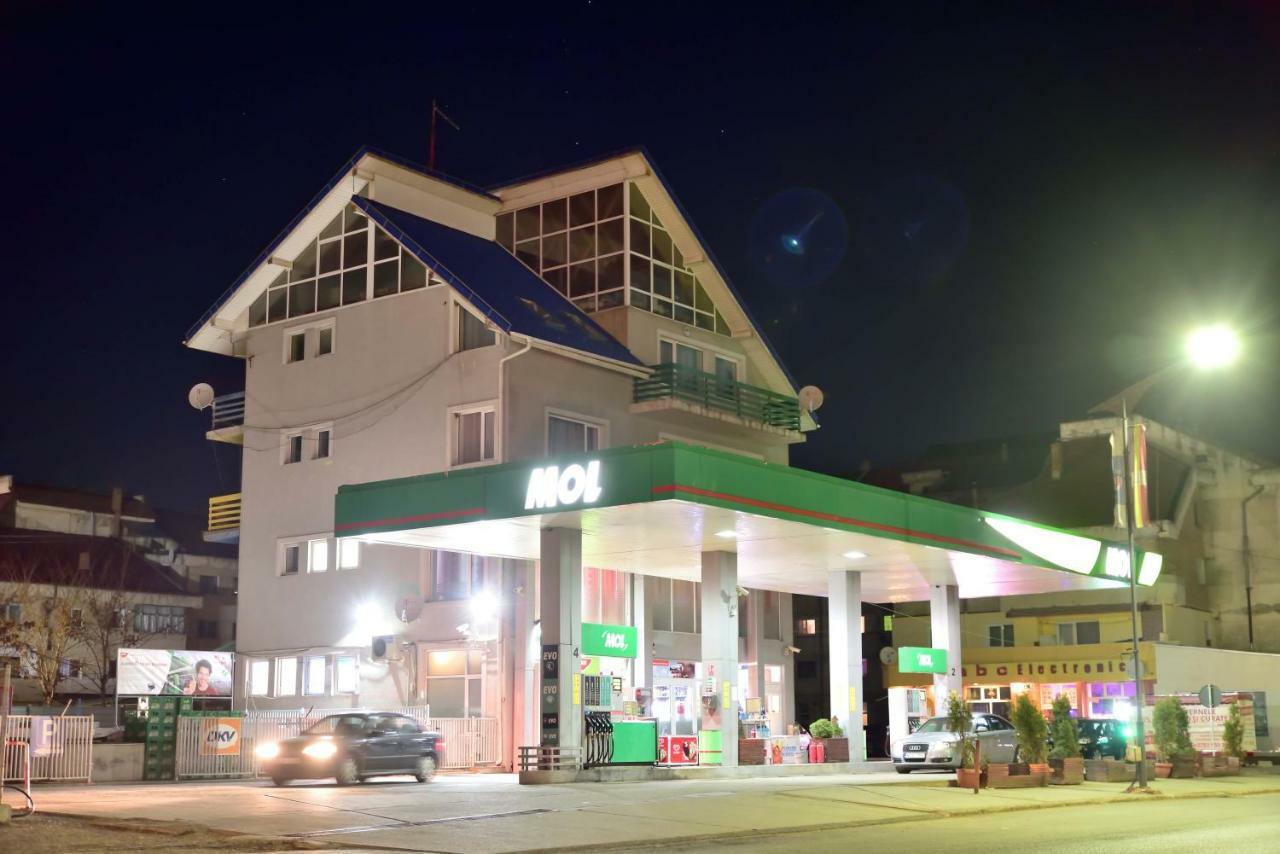 Pensiunea La Safari Targu Neamt Exterior foto