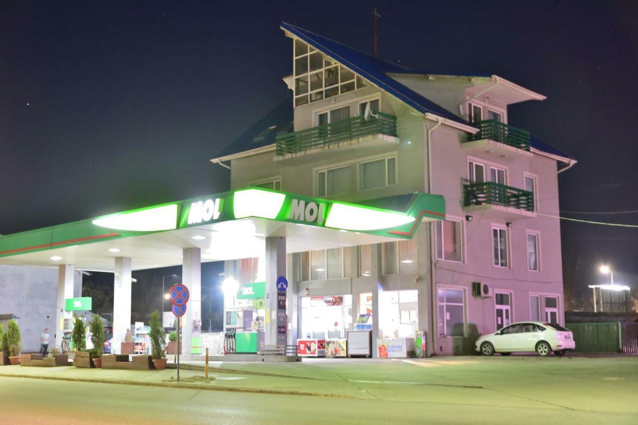 Pensiunea La Safari Targu Neamt Exterior foto
