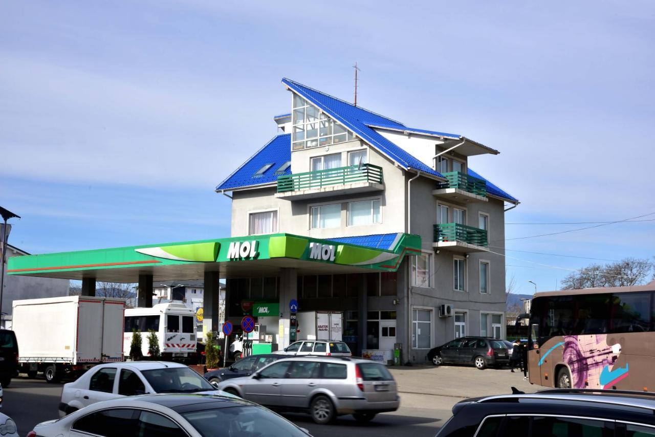 Pensiunea La Safari Targu Neamt Exterior foto